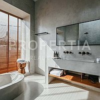 Stunning Modern Concrete Villa. Villas in Bali for Sale: Вилла в Умалас, Балиан за 4,6 млрд. IDR. Leasehold. Предварительный просмотр фото #13