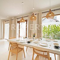 Charming Modern Villa In Bumbak. Villas in Bali for Sale: Вилла в Умалас, Балиан за 181 тыс. USD. Leasehold. Предварительный просмотр фото #1