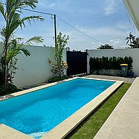 Splendid Three-Bedroom Villa with Luxe Jacuzzi for Long Lease in Serene Umalas. Villas in Bali for Sale: Вилла в Умалас, Балиан за 367 тыс. USD. Leasehold. Предварительный просмотр фото #1