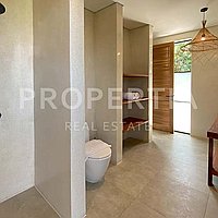 Stunning Tropical Masterpiece In Umalas. Villas in Bali for Sale: Vila di dalam Umalas, Bali untuk 19,5 Miliar IDR. Freehold. Pratinjau foto #15