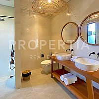 Stunning Tropical Masterpiece In Umalas. Villas in Bali for Sale: Вилла в Умалас, Балиан за 1152 тыс. USD. Freehold. Предварительный просмотр фото #5