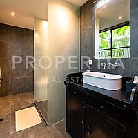 One-Of-A-Kind Villa In Umalas. Villas in Bali for Sale: Vila di dalam Umalas, Bali untuk 32,0 Miliar IDR. Leasehold. Pratinjau foto #10
