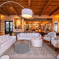 One-Of-A-Kind Villa In Umalas. Villas in Bali for Sale: Vila di dalam Umalas, Bali untuk 32,0 Miliar IDR. Leasehold. Pratinjau foto #1