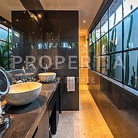 One-Of-A-Kind Villa In Umalas. Villas in Bali for Sale: Vila di dalam Umalas, Bali untuk 32,0 Miliar IDR. Leasehold. Pratinjau foto #13