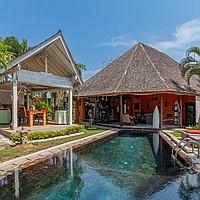 Don’t Miss This Rare Opportunity: Spacious Two-Bedroom Villa with Balinese Vibe in Umalas Hottest Area. Villas in Bali for Sale: Вилла в Умалас, Балиан за 273 тыс. USD. Leasehold. Предварительный просмотр фото #1