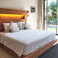 Elegant 3Br Villa With Natural Finishes. Villas in Bali for Sale: Вилла в Умалас, Балиан за 386 тыс. USD. Leasehold. Предварительный просмотр фото #1