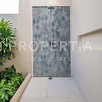 Elegant 3Br Villa With Natural Finishes. Villas in Bali for Sale: Вилла в Умалас, Балиан за 30,3 млн. RUB. Leasehold. Предварительный просмотр фото #6