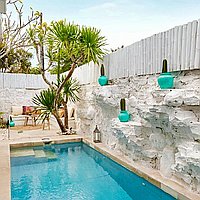 Newly Renovated and Beautifully Styled Two-Bedroom Villa in Ungasan. Villas in Bali for Sale: Вилла в Унгасан, Балиан за 10,2 млн. RUB. Leasehold. Предварительный просмотр фото #1