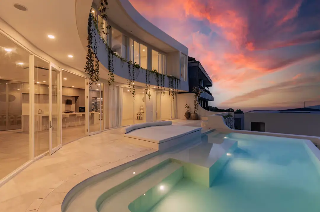 4 KAMAR TIDUR | ULUWATU. Villas in Bali for Sale: Vila di dalam Uluwatu, Bali untuk 1951 Ribuan USD. Leasehold. Foto Utama