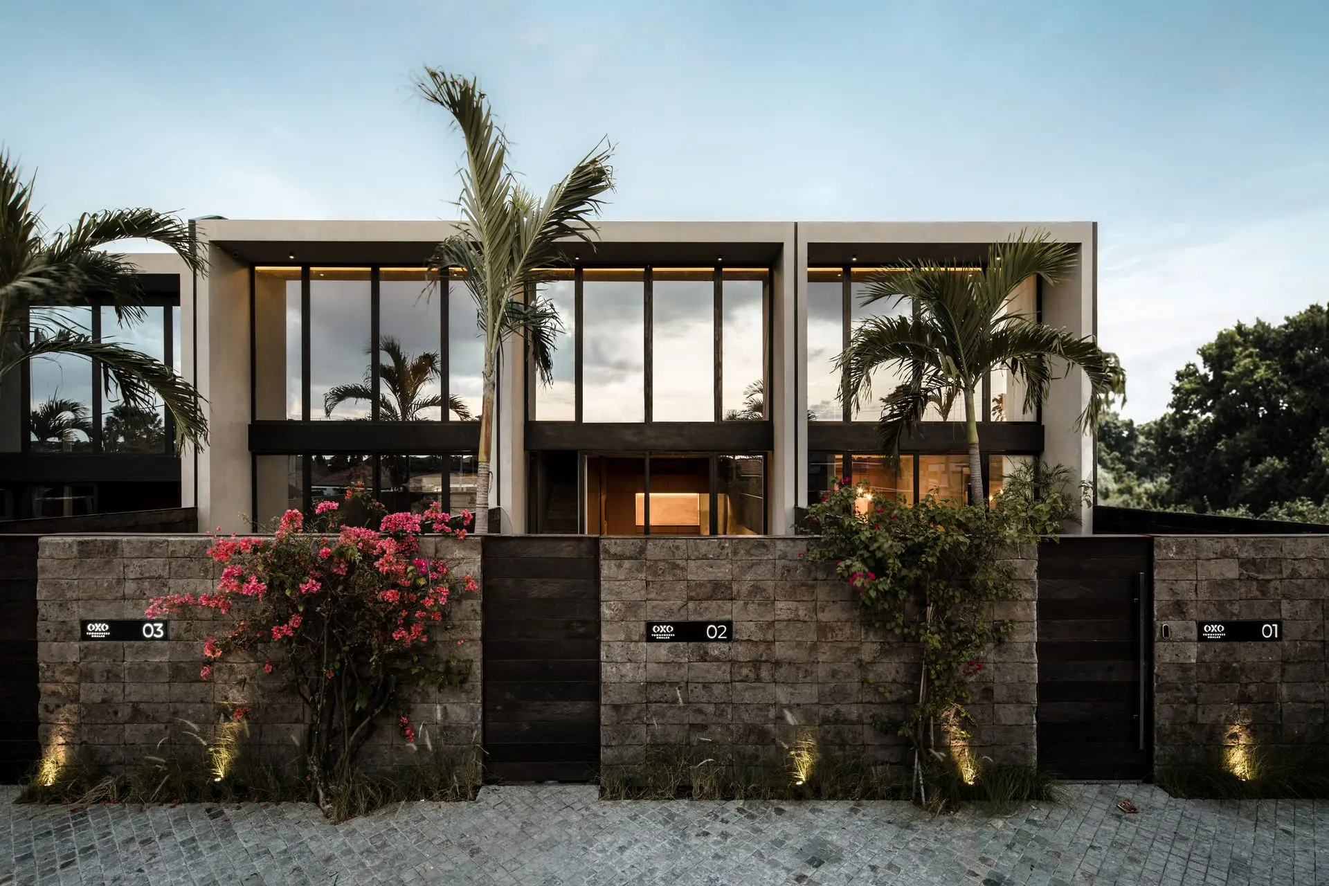 2 KAMAR TIDUR | UMALAS. Villas in Bali for Sale: Villa in Umalas, Bali for 280 Thousands USD. Leasehold. Main Photo