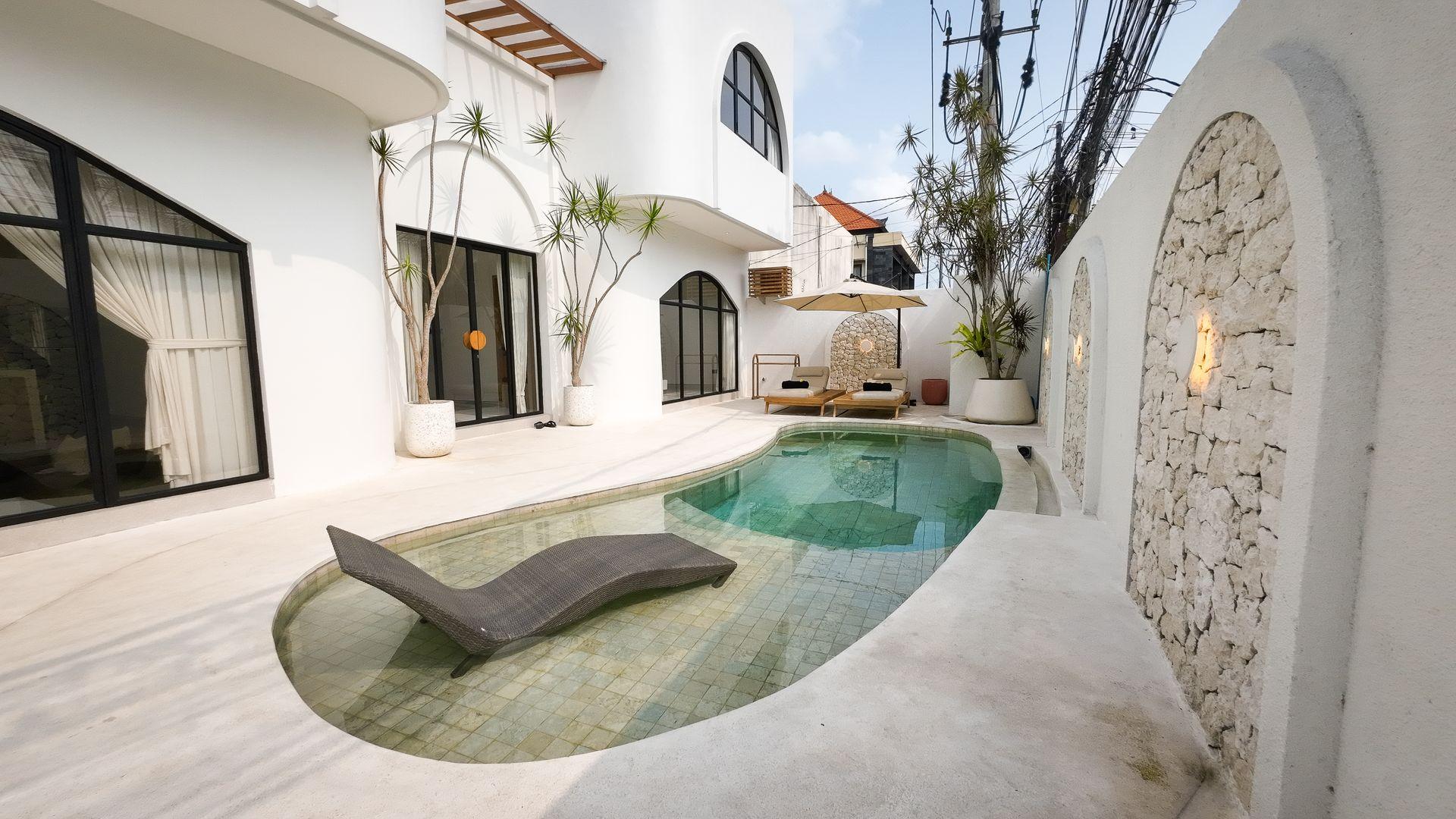 3 Kamar Tidur | Seminyak. Villas in Bali for Sale: Villa in Seminyak, Bali for 356 Thousands USD. Leasehold. Main Photo