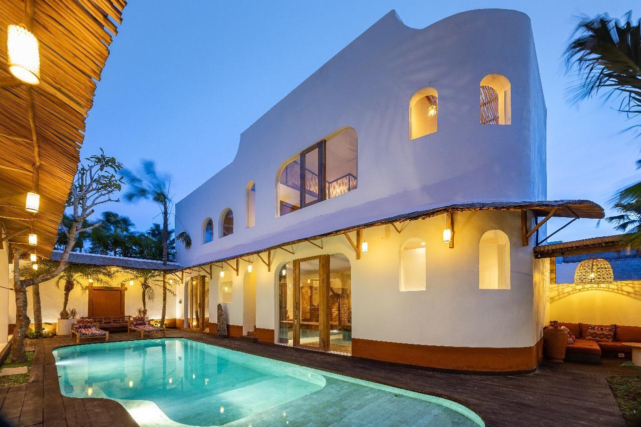 4 Kamar Tidur | Kerobokan. Villas in Bali for Sale: Вилла в Керобокан, Балиан за 480 тыс. USD. Leasehold. Главное фото