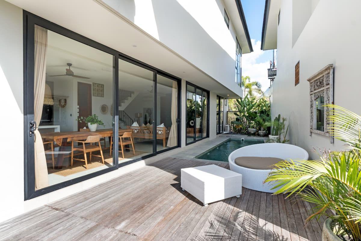 4 Kamar Tidur | Canggu. Villas in Bali for Sale: Villa in Berawa (Canggu), Bali for 400 Thousands USD. Leasehold. Main Photo