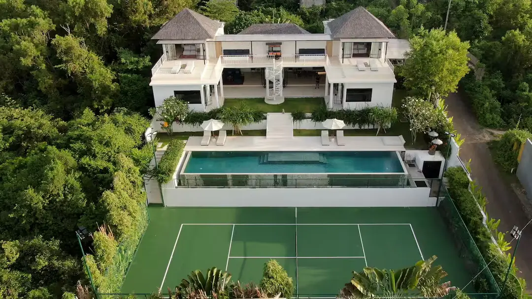6 KAMAR TIDUR | ULUWATU. Villas in Bali for Sale: Villa in Ungasan, Bali for 1490 Thousands USD. Freehold. Main Photo