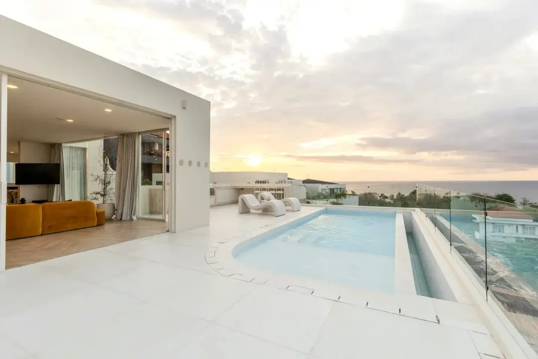 5 KAMAR TIDUR | ULUWATU. Villas in Bali for Sale: Villa in Pecatu, Bali for 1800 Thousands USD. Leasehold. Main Photo