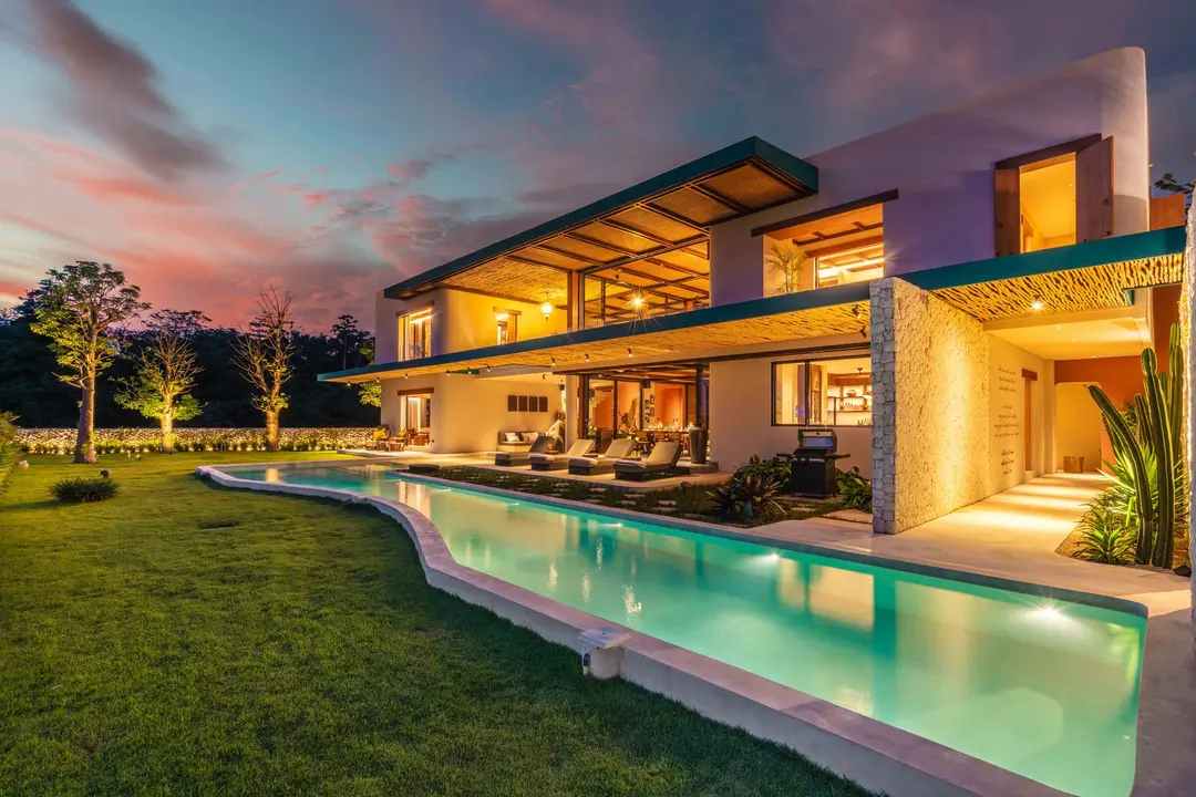 4 KAMAR TIDUR | ULUWATU. Villas in Bali for Sale: Vila di dalam Uluwatu, Bali untuk 1956 Ribuan USD. Leasehold. Foto Utama