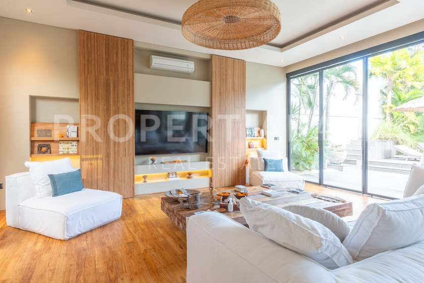 Ultimate Coastal Living In Pererenan. Villas in Bali for Sale: Вилла в Переренан (Чангу), Балиан за 1108 тыс. USD. Leasehold. Главное фото