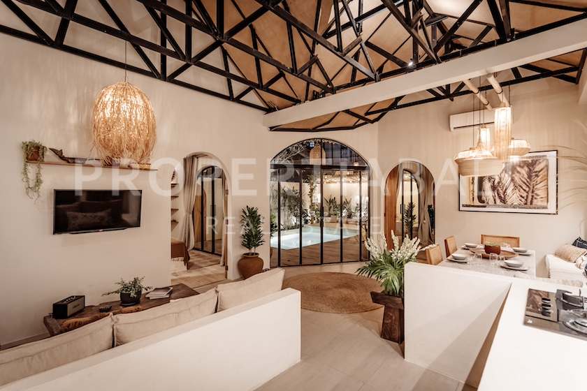 Beautiful Modern Bohemian Villa In Berawa. Villas in Bali for Sale: Вилла в Берава (Чангу), Балиан за 248 тыс. USD. Leasehold. Главное фото