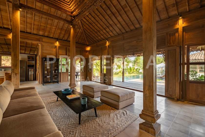 Spacious Tropical Haven In The Heart Of Bingin. Villas in Bali for Sale: Вилла в Бингин, Балиан за 75,5 млн. RUB. Leasehold. Главное фото