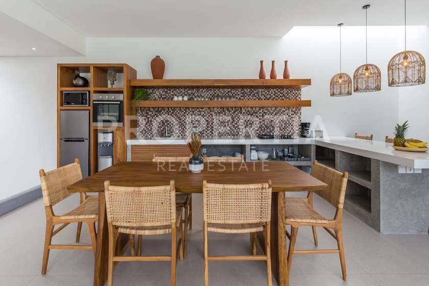 Modern Tropical Retreat In Prime Berawa. Villas in Bali for Sale: Вилла в Берава (Чангу), Балиан за 26,5 млн. RUB. Leasehold. Главное фото