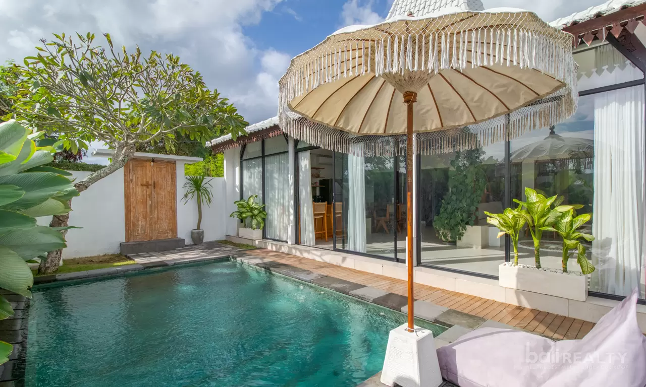 Brand New Four-Bedroom Joglo Villa with Breathtaking Rice Field Views in Canggu. Villas in Bali for Sale: Вилла в Чангу, Балиан за 249 тыс. USD. Leasehold. Главное фото