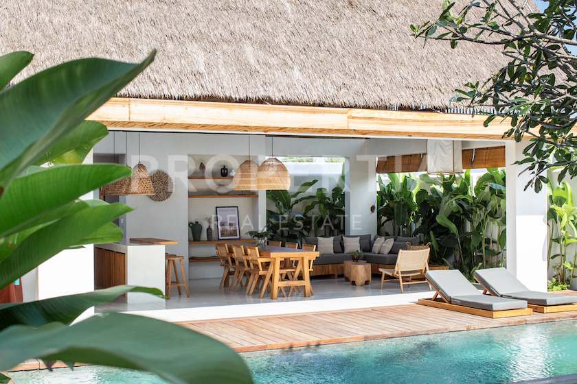Elegant 3-Bedroom Villa In Heart Of Canggu. Villas in Bali for Sale: Вилла в Чангу, Балиан за 308 тыс. USD. Leasehold. Главное фото