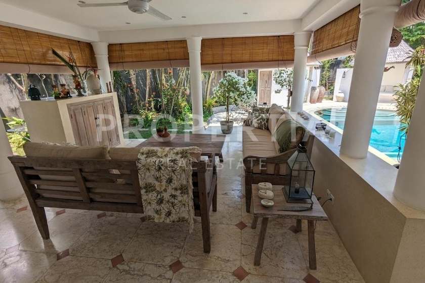 Stunning Villa Steps From The Beach. Villas in Bali for Sale: Вилла в Переренан (Чангу), Балиан за 408 тыс. USD. Leasehold. Главное фото