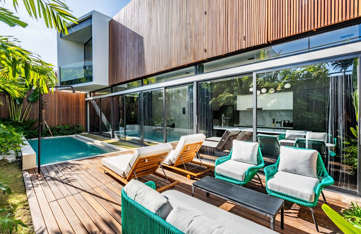 Modern gated estate villa, walk to beach in Berawa. Villas in Bali for Sale: Вилла в Чангу, Балиан за 439 тыс. USD. Leasehold. Главное фото