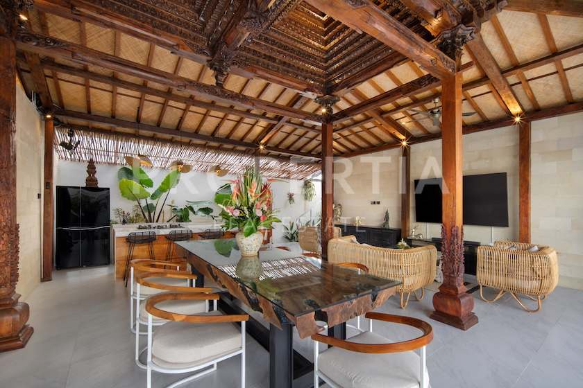 Timeless Tropical Villa In The Heart Of Canggu. Villas in Bali for Sale: Вилла в Чангу, Балиан за 948 тыс. USD. Leasehold. Главное фото