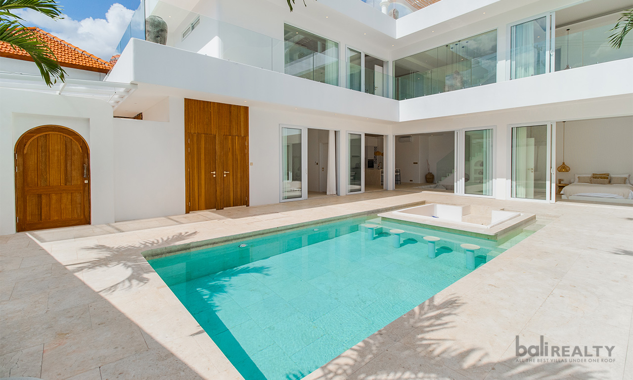 Luxurious Mediterranean-Style Four-Bedroom Villa with Rooftop Lounge in Tumbak Bayuh- 2473. Villas in Bali for Sale: Вилла в Чангу, Балиан за 520 тыс. USD. Leasehold. Главное фото