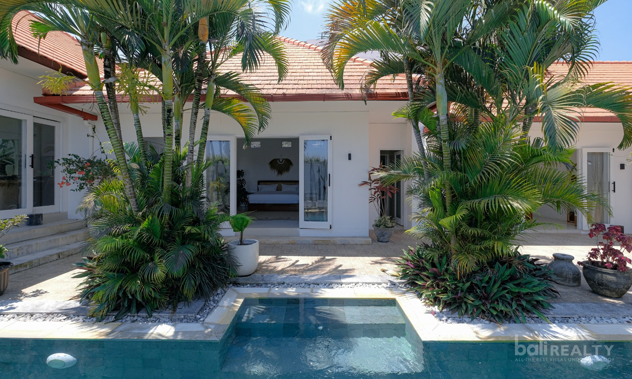 Exclusive Three-Bedroom Villa with Tasteful Luxury and Rice Field Vista in Pererenan. Villas in Bali for Sale: Вилла в Чангу, Балиан за 237 тыс. USD. Leasehold. Главное фото