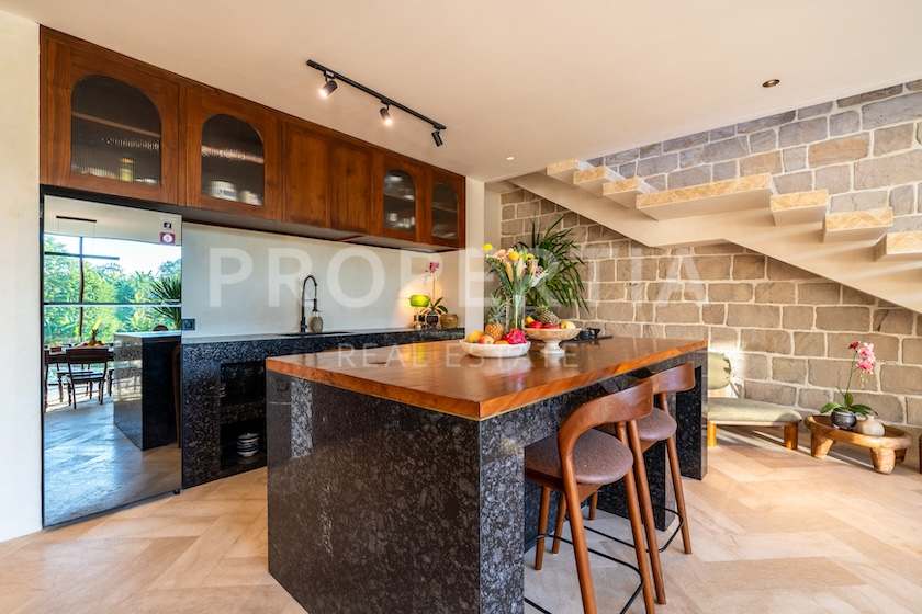 Tropical Escape With Mountain Views In Pererenan. Villas in Bali for Sale: Вилла в Переренан (Чангу), Балиан за 680 тыс. USD. Freehold. Главное фото