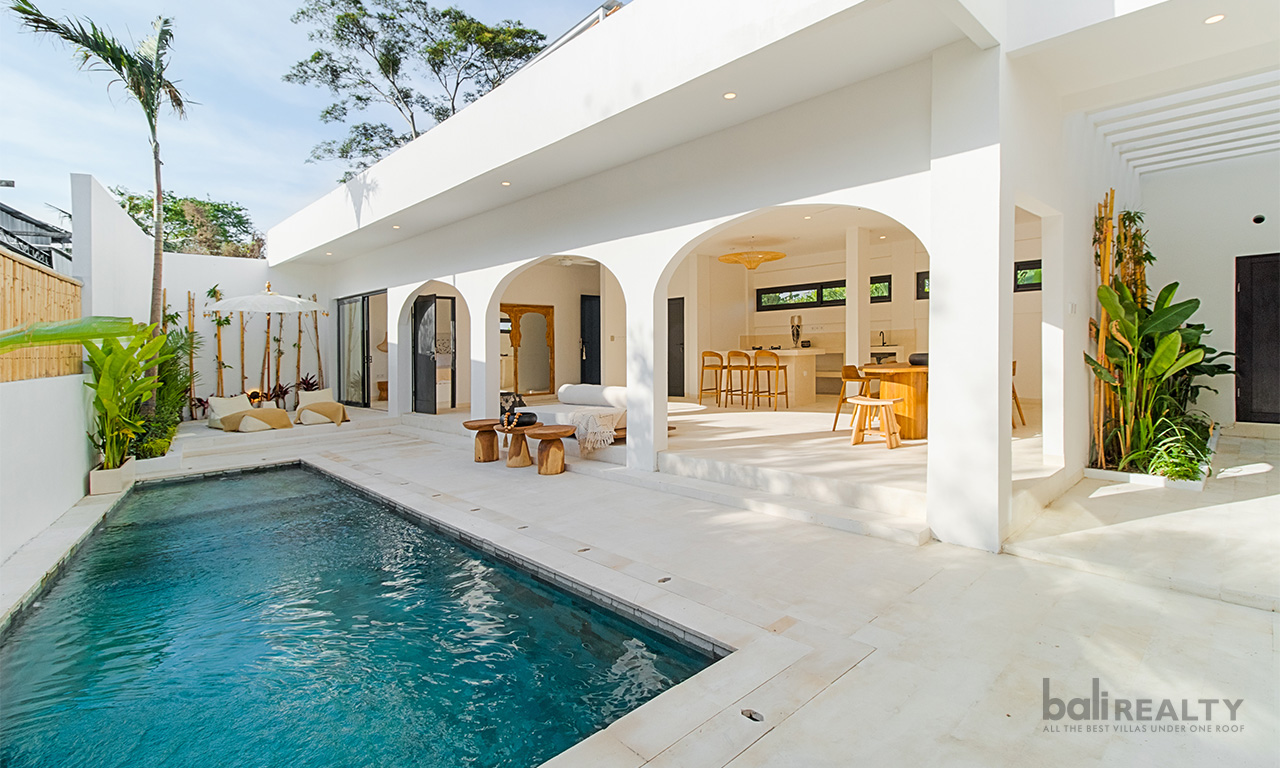 Modern Mediterranean-Style Three-Bedroom Villa with Rooftop Terrace, Close to Pererenan Beach. Villas in Bali for Sale: Вилла в Чангу, Балиан за 295 тыс. USD. Leasehold. Главное фото