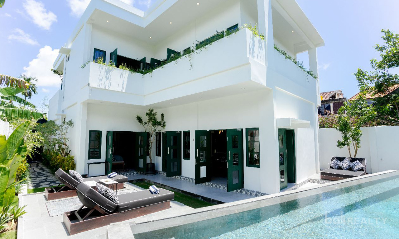 Newly Completed 4 Bedroom Pool Villa with Gorgeous Interiors in Berawa. Villas in Bali for Sale: Вилла в Чангу, Балиан за 490 тыс. USD. Leasehold. Главное фото