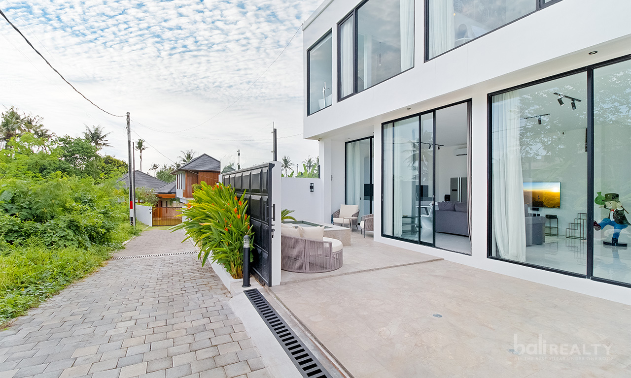 Modern Two-Bedroom Villa with Jacuzzi, 30-Year Lease, Proximity to Pererenan Beach. Villas in Bali for Sale: Вилла в Чангу, Балиан за 210 тыс. USD. Leasehold. Главное фото