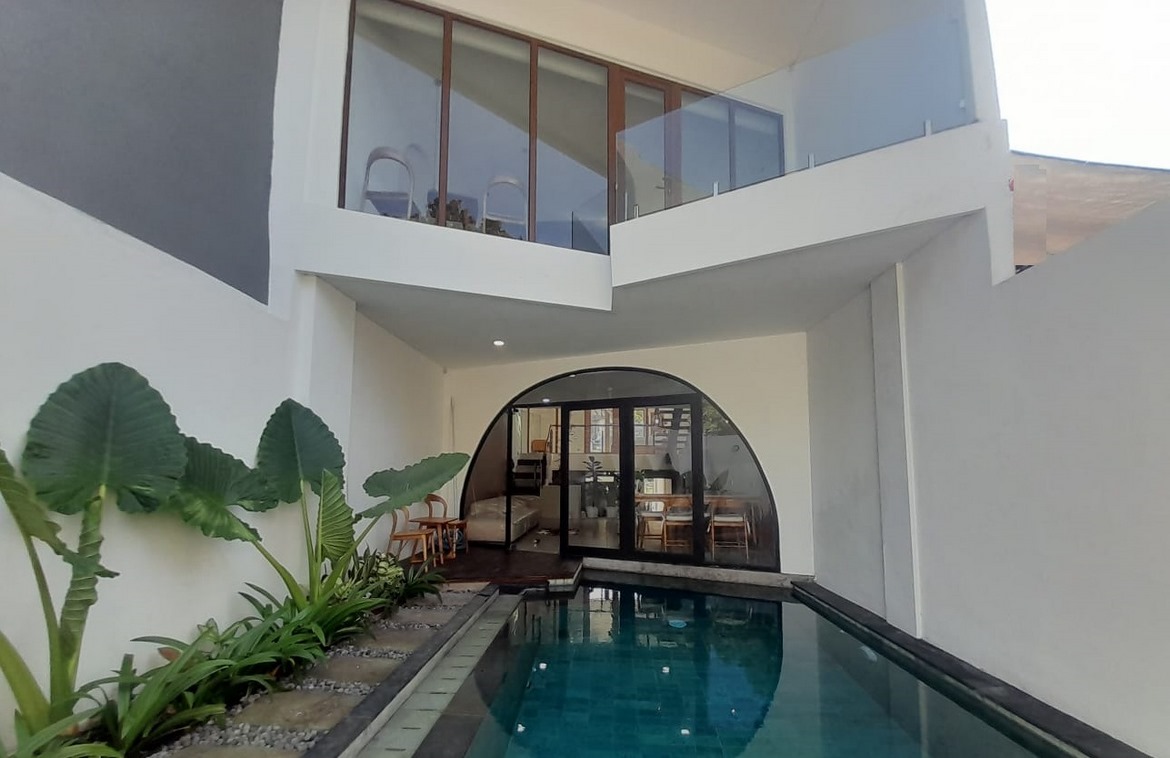Modern split-level 3-bedroom villa with rooftop terrace in Cepaka. Villas in Bali for Sale: Вилла в Чангу, Балиан за 266 тыс. USD. Freehold. Главное фото