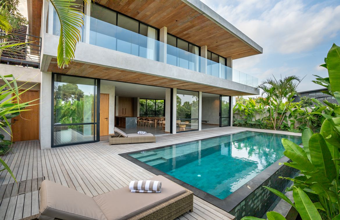 Modern three bedroom villa in tranquil Tumbak Bayuh village. Villas in Bali for Sale: Вилла в Чангу, Балиан за 712 тыс. USD. Leasehold. Главное фото