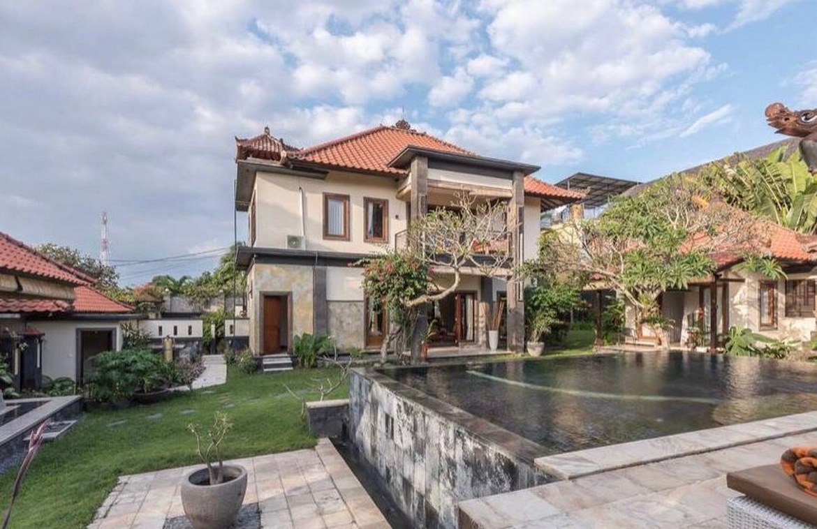 Stunning five-bedroom family villa in the heart of Batu Bolong. Villas in Bali for Sale: Вилла в Чангу, Балиан за 1482 тыс. USD. Freehold. Главное фото