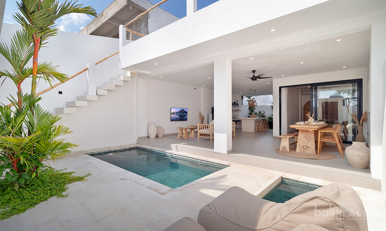 Rustic Two-Bedroom Villa in Tumbak Bayuh, a Short Drive to the Beach. Villas in Bali for Sale: Вилла в Чангу, Балиан за 185 тыс. USD. Leasehold. Главное фото