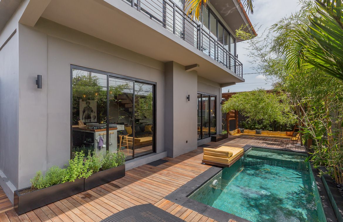 Best position two bedroom Berawa villa for lease. Villas in Bali for Sale: Вилла в Чангу, Балиан за 261 тыс. USD. Leasehold. Главное фото