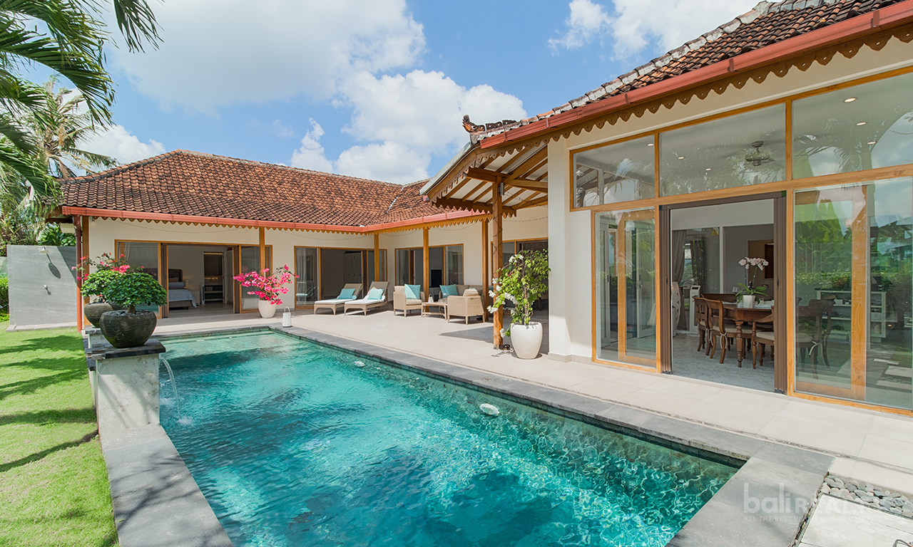Idyllic Traditional Three-Bedroom Villa with Rice Field Views in Padang Tawang, Canggu. Villas in Bali for Sale: Вилла в Чангу, Балиан за 395 тыс. USD. Leasehold. Главное фото