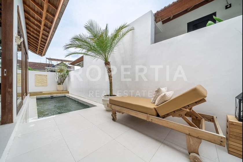 Stylish Turnkey Villa In Prime Location Of Berawa. Villas in Bali for Sale: Вилла в Берава (Чангу), Балиан за 20,7 млн. RUB. Leasehold. Главное фото