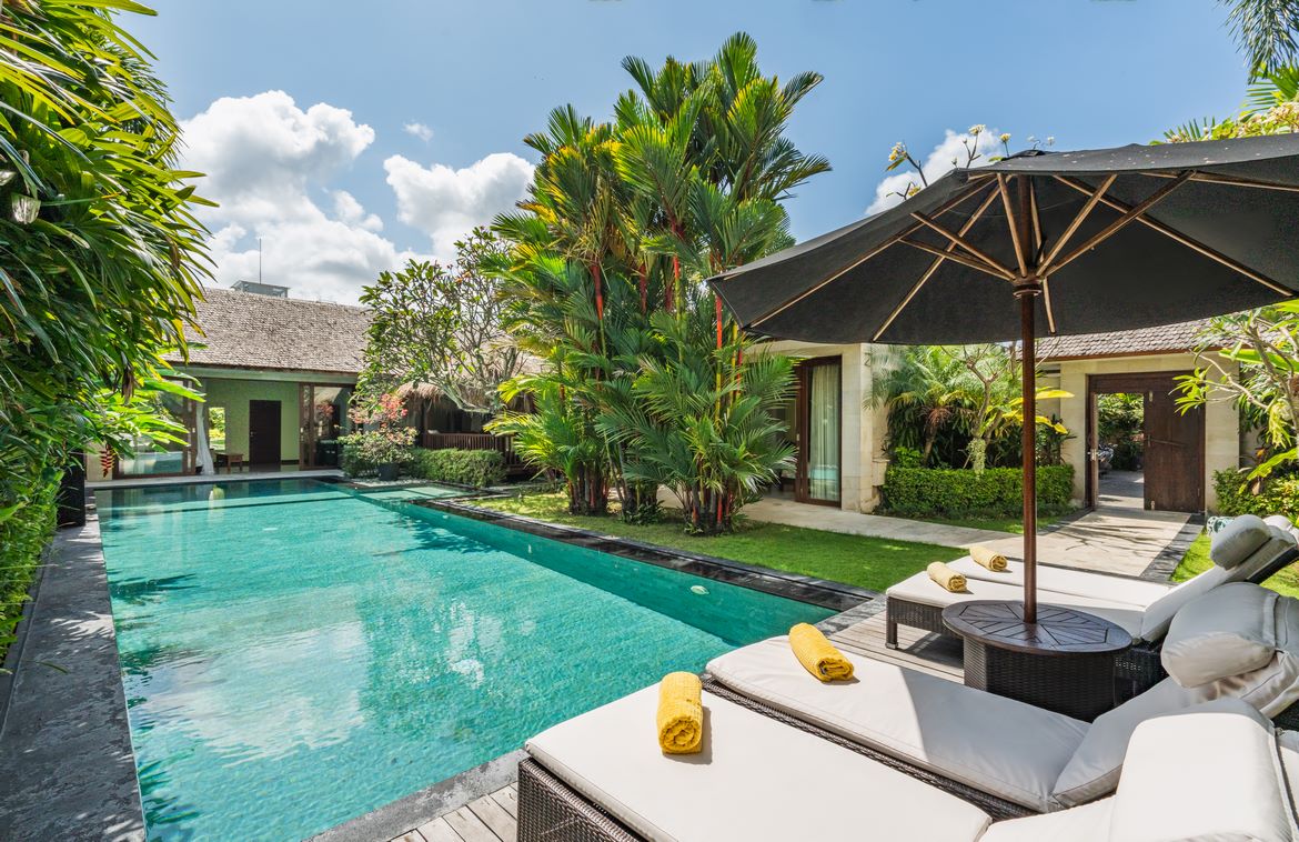 Expansive three bedroom villa in central Berawa for lease. Villas in Bali for Sale: Вилла в Чангу, Балиан за 552 тыс. USD. Leasehold. Главное фото