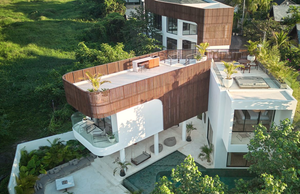 Luxurious villa steps from Lima beach in Pererenan. Villas in Bali for Sale: Вилла в Чангу, Балиан за 1710 тыс. USD. Leasehold. Главное фото