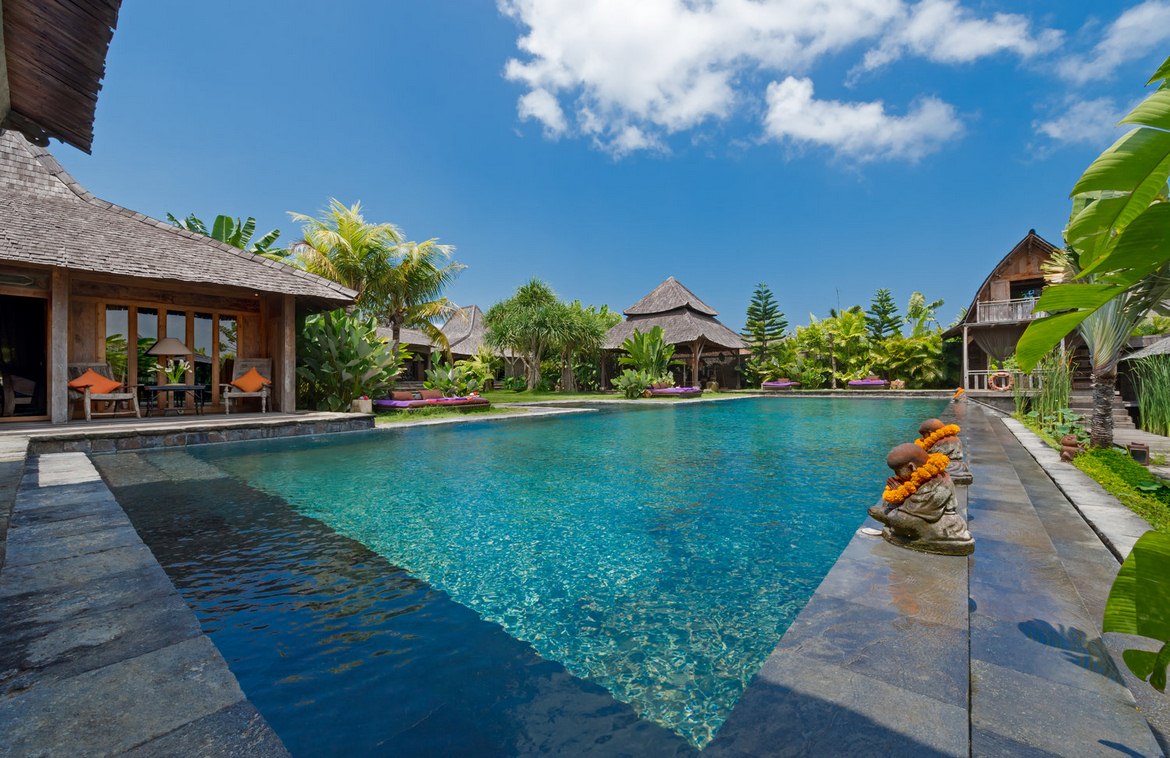 Authentic Grandeur 5-bedroom Estate in Canggu. Villas in Bali for Sale: Вилла в Чангу, Балиан за 1310 тыс. USD. Leasehold. Главное фото
