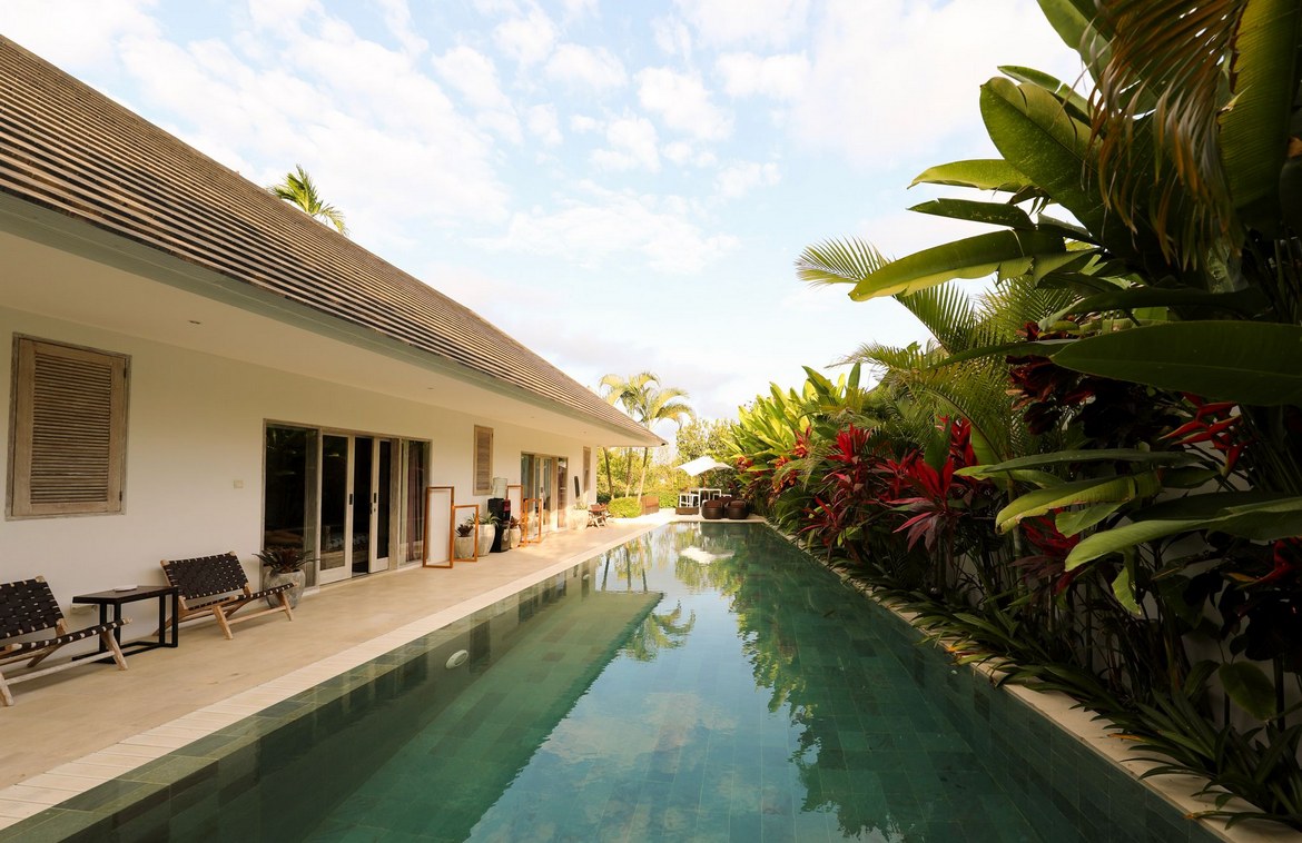 Refined tropical living in a peaceful Berawa location. Villas in Bali for Sale: Вилла в Чангу, Балиан за 449 тыс. USD. Leasehold. Главное фото