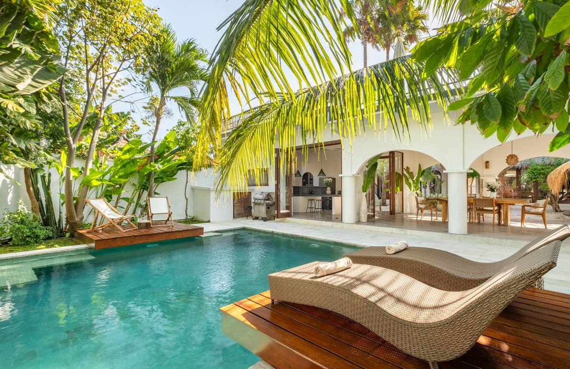 Chic Mediterranean-Inspired Villa in Buduk . Villas in Bali for Sale: Вилла в Чангу, Балиан за 339 тыс. USD. Leasehold. Главное фото