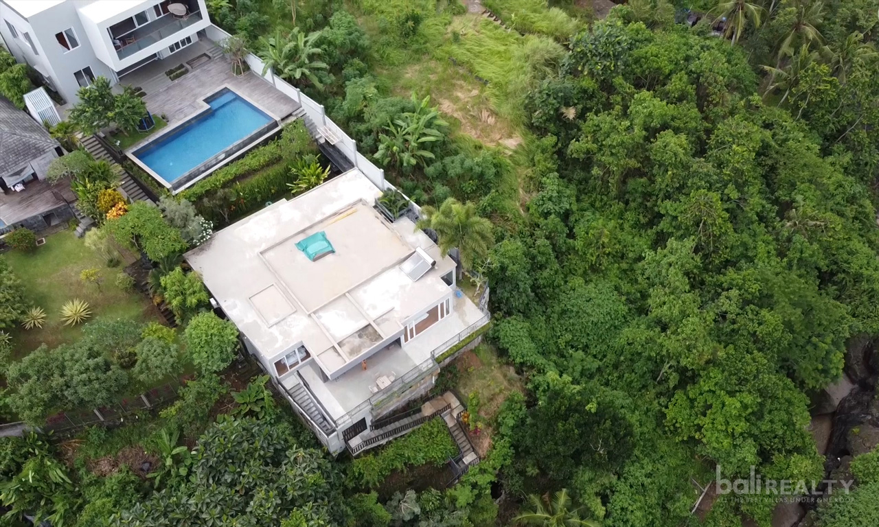 Truly Unique Freehold Property Offering – Villa, Guest House & Office. Villas in Bali for Sale: Вилла в Гианьяр, Балиан за 1174 тыс. USD. Freehold. Главное фото