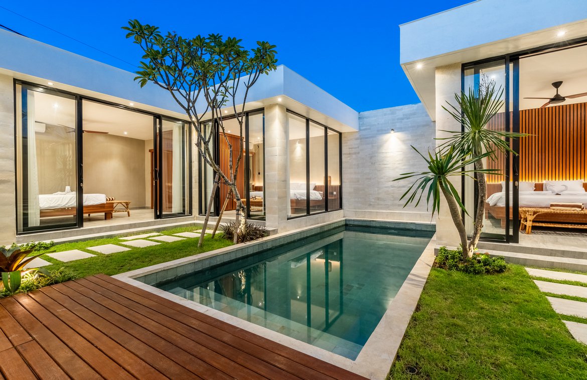 Luxury living with modern comforts in prime Jimbaran location. Villas in Bali for Sale: Вилла в Джимбаран, Балиан за 290 тыс. USD. Leasehold. Главное фото