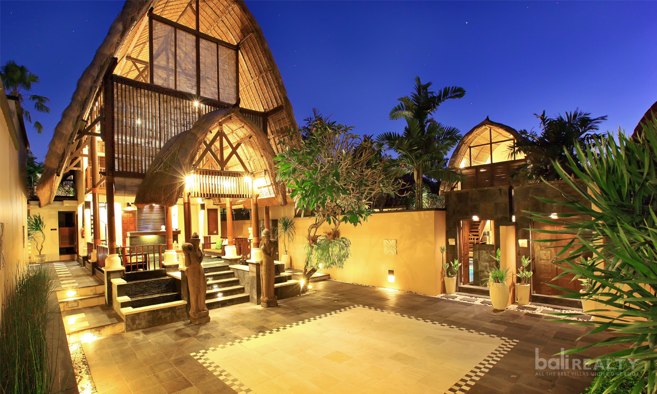 Outstanding Freehold Villa Complex Investment Opportunity. Villas in Bali for Sale: Вилла в Джимбаран, Балиан за 2430 тыс. USD. Freehold. Главное фото